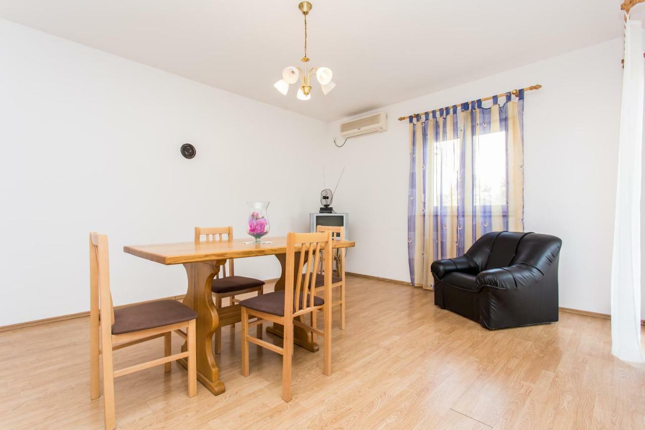 Apartman Justinic Šilo Extérieur photo